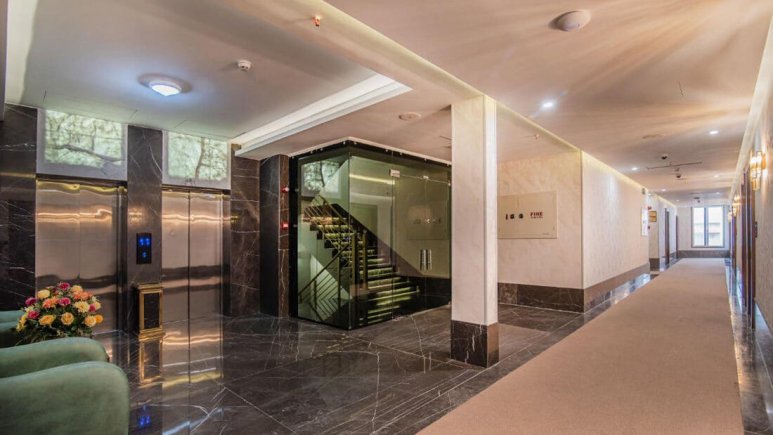 آسانسور طبقات هتل ولیعصر تهران